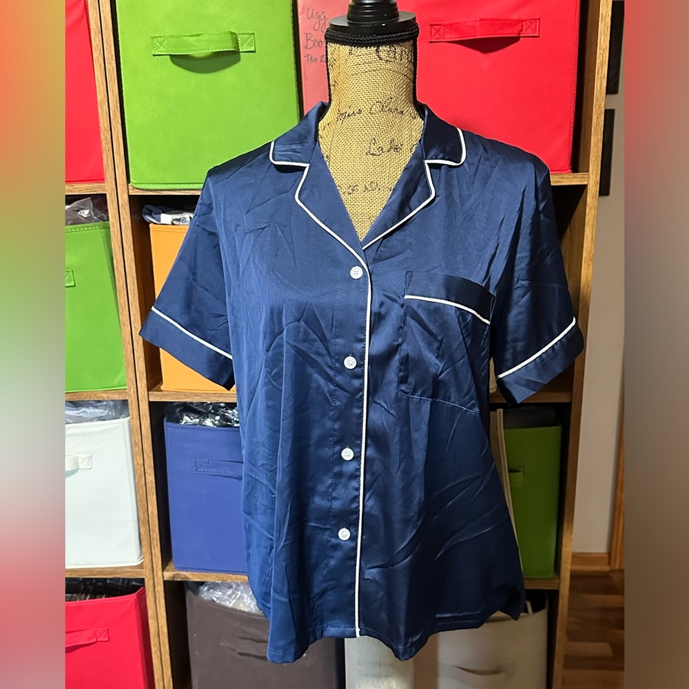 💙NWT NAVY BLUE SHORT SLEEVE PAJAMA TOP